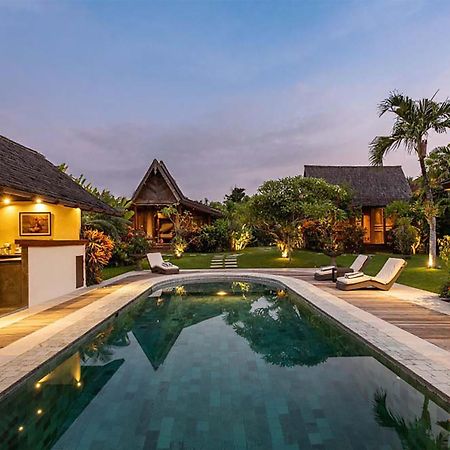 Villa Lina By Optimum Bali Villas Чангу Екстер'єр фото